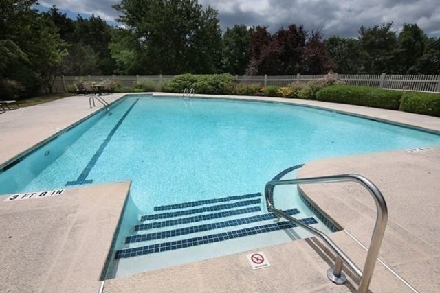 61 Great Hill Drive 61, Topsfield, MA 01983