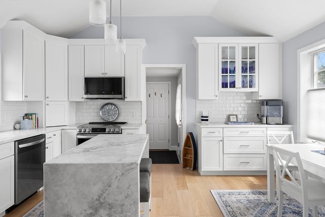 61 Great Hill Drive 61, Topsfield, MA 01983