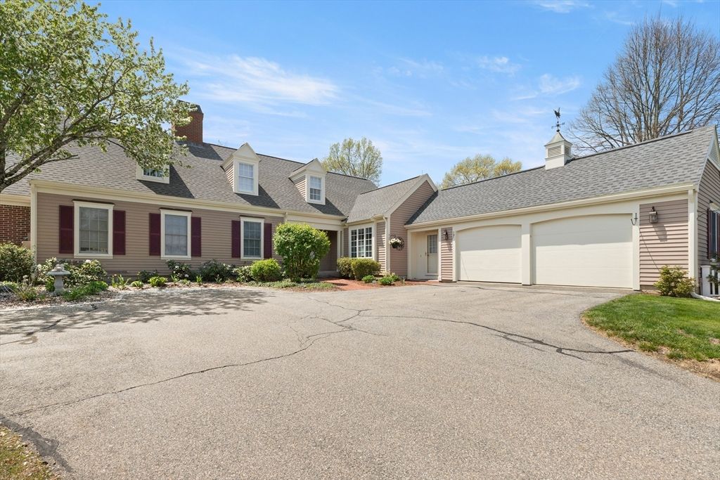 61 Great Hill Drive 61, Topsfield, MA 01983