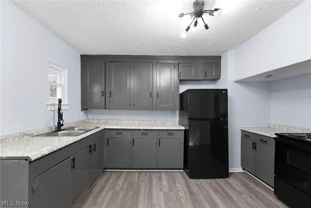 876 Eloise Drive, Cleveland Heights, OH 44112