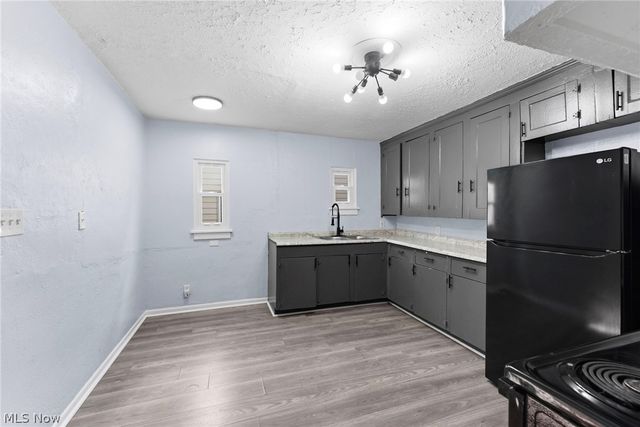 876 Eloise Drive, Cleveland Heights, OH 44112