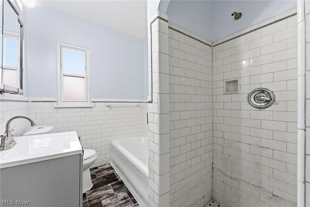 876 Eloise Drive, Cleveland Heights, OH 44112