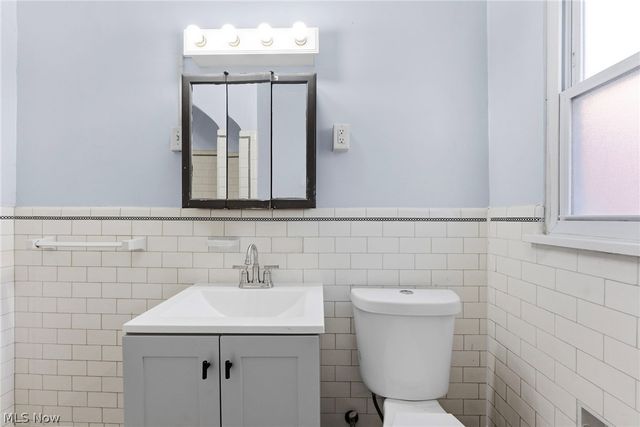 876 Eloise Drive, Cleveland Heights, OH 44112