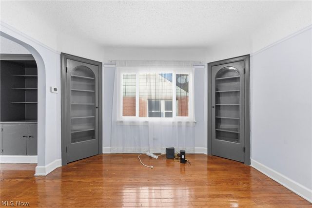 876 Eloise Drive, Cleveland Heights, OH 44112