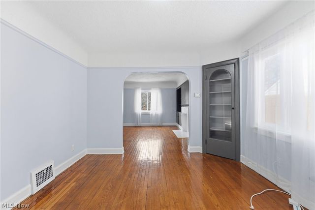 876 Eloise Drive, Cleveland Heights, OH 44112