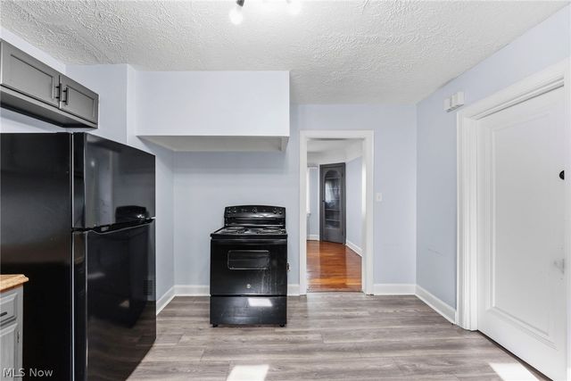 876 Eloise Drive, Cleveland Heights, OH 44112