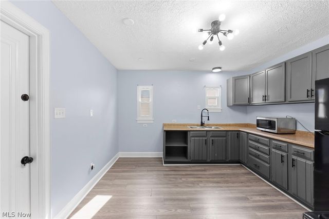 876 Eloise Drive, Cleveland Heights, OH 44112