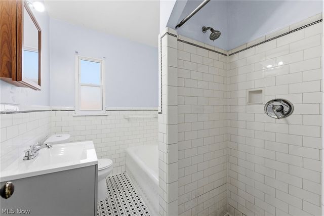 876 Eloise Drive, Cleveland Heights, OH 44112