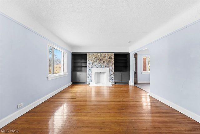 876 Eloise Drive, Cleveland Heights, OH 44112