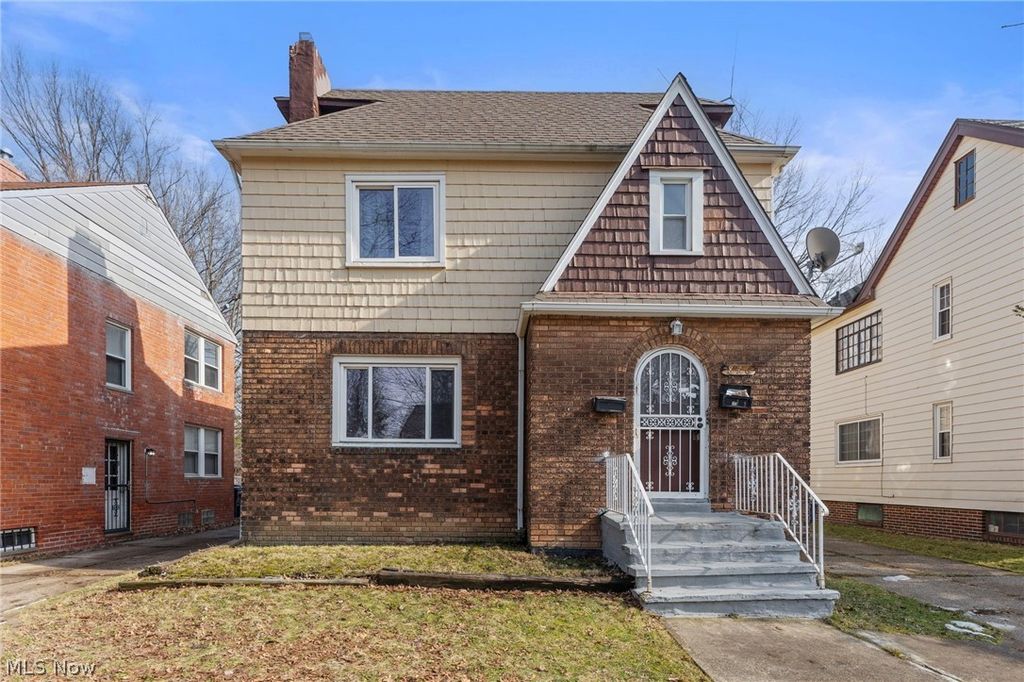 876 Eloise Drive, Cleveland Heights, OH 44112