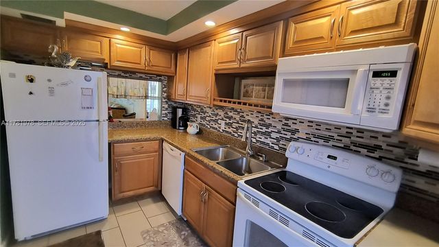 4500 N Federal Highway 352F, Lighthouse Point, FL 33064