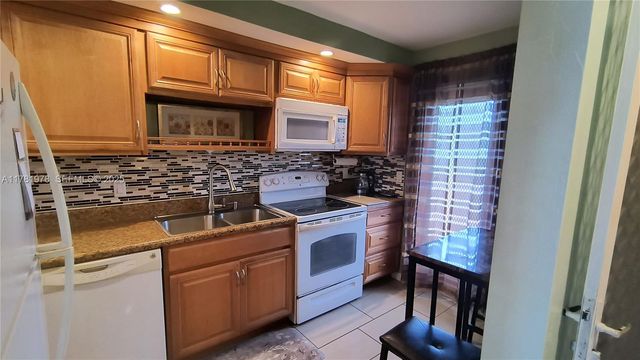 4500 N Federal Highway 352F, Lighthouse Point, FL 33064