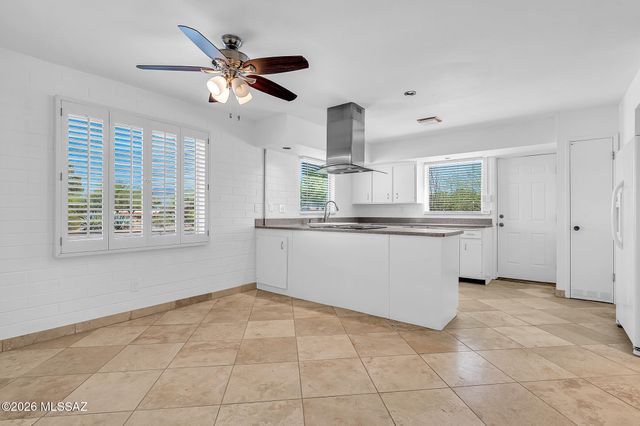 568 W Paseo Solana, Green Valley, AZ 85614