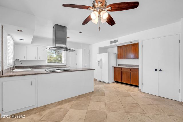 568 W Paseo Solana, Green Valley, AZ 85614