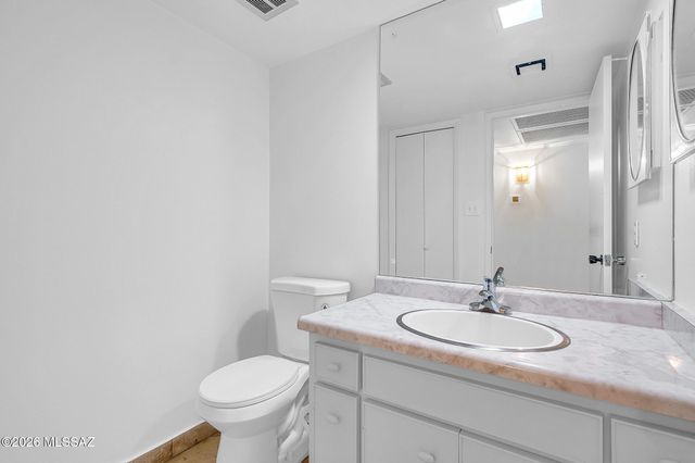 568 W Paseo Solana, Green Valley, AZ 85614