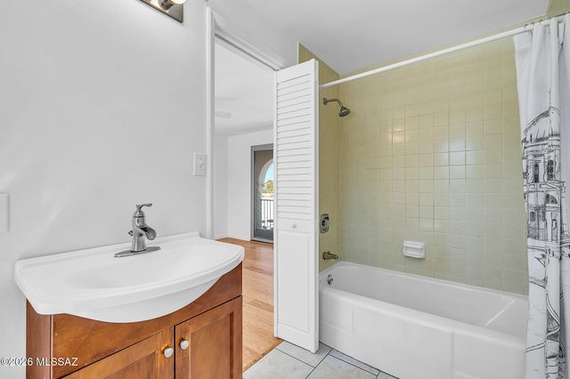 568 W Paseo Solana, Green Valley, AZ 85614