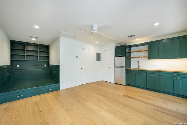 8235 Greenbrier, San Antonio, TX 78209