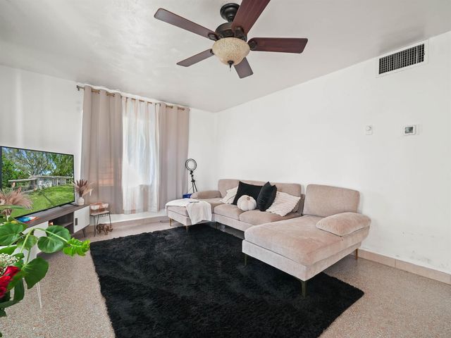 657 Ave C SW, Winter Haven, FL 33880