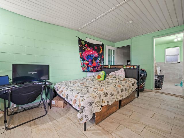 657 Ave C SW, Winter Haven, FL 33880