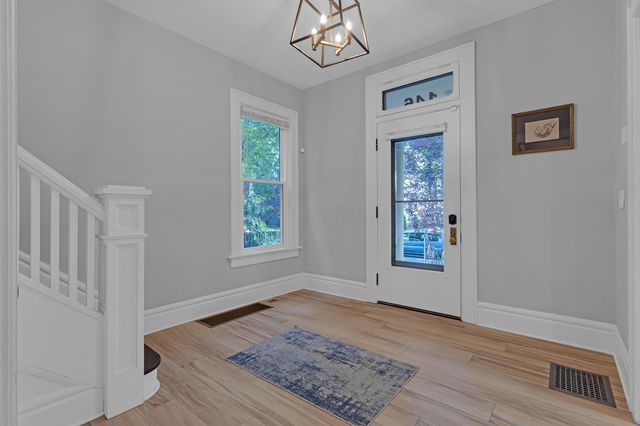 146 E Mithoff Street, Columbus, OH 43206