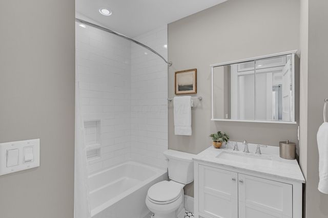 146 E Mithoff Street, Columbus, OH 43206