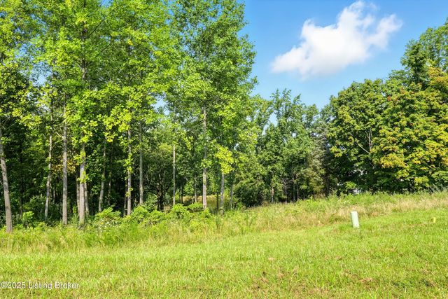 5502 Farmhouse Dr, Crestwood, KY 40014