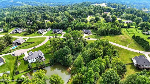 5502 Farmhouse Dr, Crestwood, KY 40014