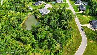 5502 Farmhouse Dr, Crestwood, KY 40014