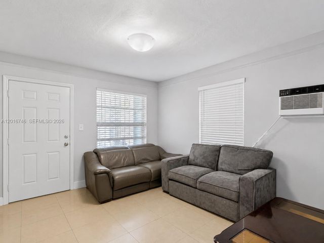 1111 NW 77th St, Miami, FL 33150