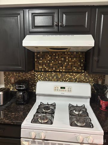1 Arrowwood Lane 1, South Brunswick, NJ 08852