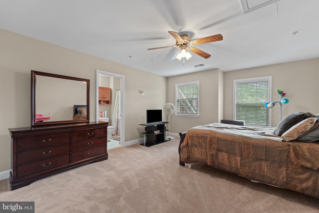 Image 39 of property listing at 334 RADIANT CT, Upper Marlboro, MD 20774