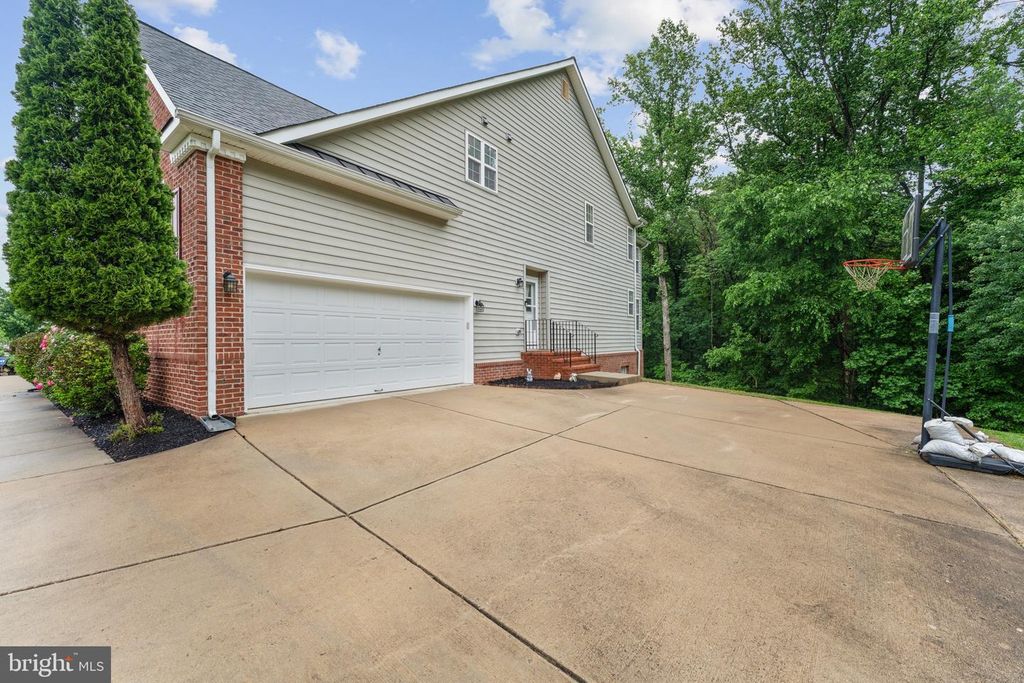 Image 56 of property listing at 334 RADIANT CT, Upper Marlboro, MD 20774