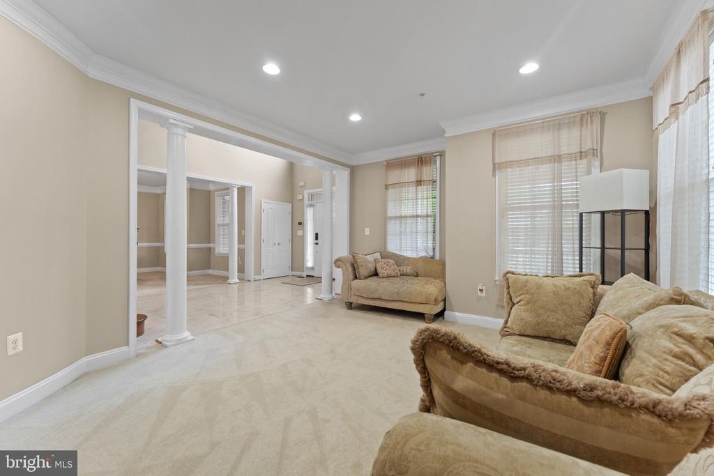 Image 7 of property listing at 334 RADIANT CT, Upper Marlboro, MD 20774