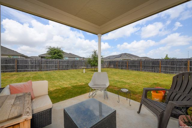 6703 BEEHIVE DR, San Antonio, TX 78252
