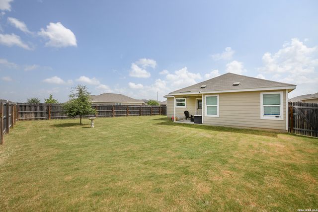 6703 BEEHIVE DR, San Antonio, TX 78252