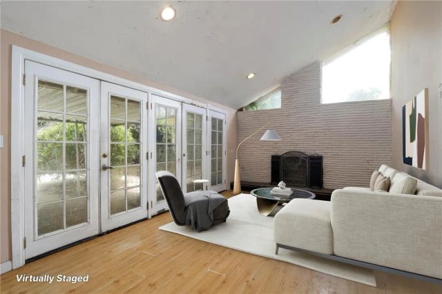 20855 Baltar Street, Winnetka, CA 91306