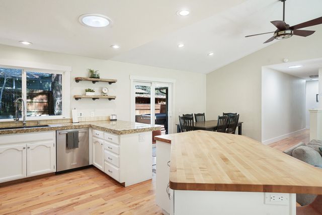 19920 Ponderosa Street, Bend, OR 97702