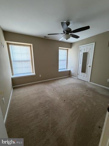 7 PICKWICK PL, Sewell, NJ 08080