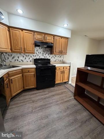 7 PICKWICK PL, Sewell, NJ 08080