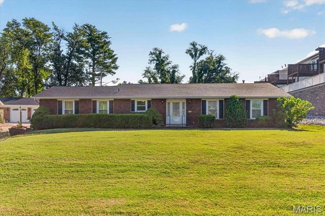 1608 Daleview Street, Columbia, IL 62236