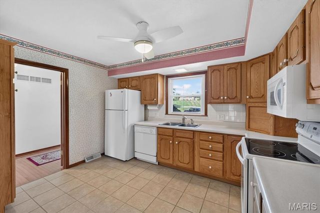 1608 Daleview Street, Columbia, IL 62236