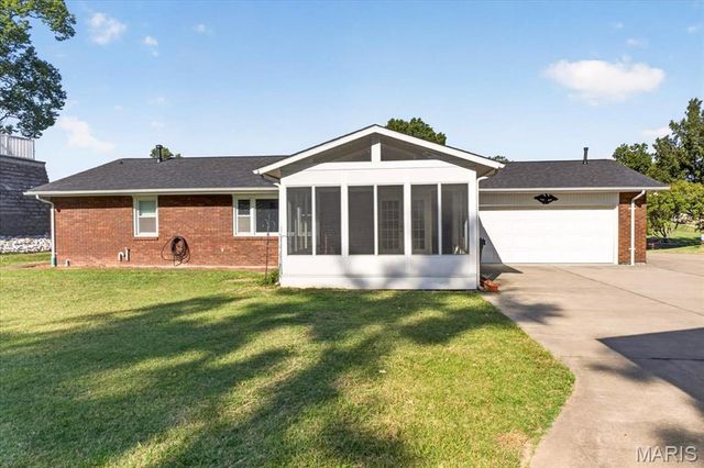 1608 Daleview Street, Columbia, IL 62236
