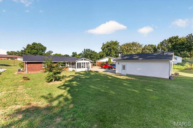 1608 Daleview Street, Columbia, IL 62236