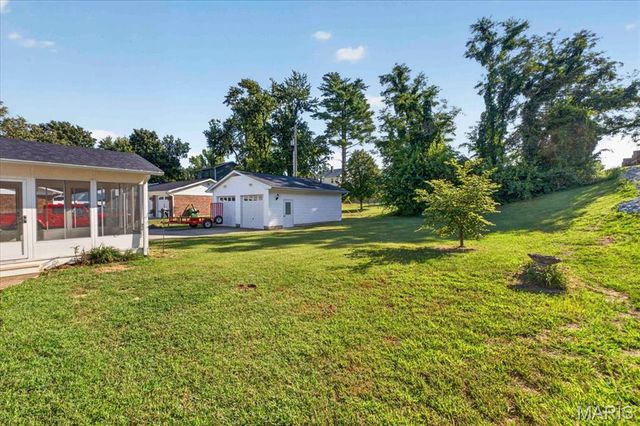 1608 Daleview Street, Columbia, IL 62236