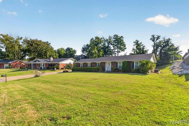 1608 Daleview Street, Columbia, IL 62236