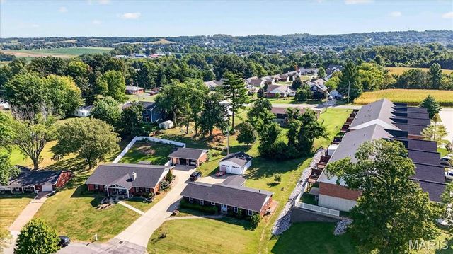 1608 Daleview Street, Columbia, IL 62236