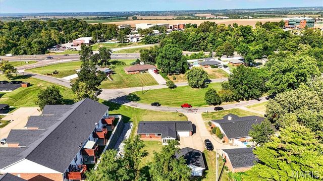 1608 Daleview Street, Columbia, IL 62236