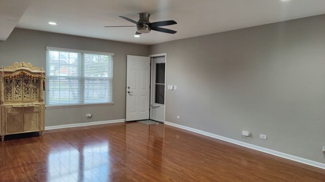 138 White Branch Court S, Schaumburg, IL 60194