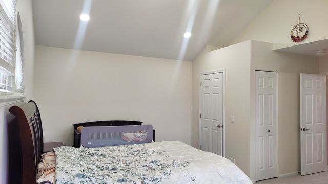 138 White Branch Court S, Schaumburg, IL 60194