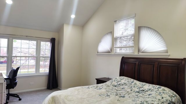 138 White Branch Court S, Schaumburg, IL 60194